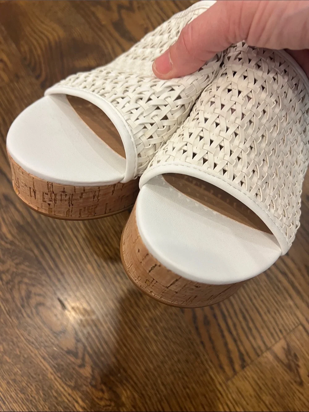 NWOT Wonderly Cream Woven Platform Slide Sandals